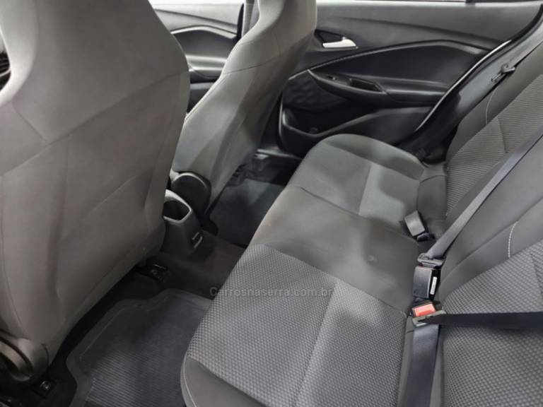 CHEVROLET - ONIX - 2023/2023 - Branca - R$ 78.900,00