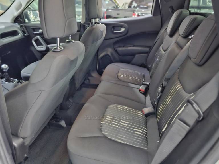 FIAT - TORO - 2021/2021 - Branca - R$ 91.900,00