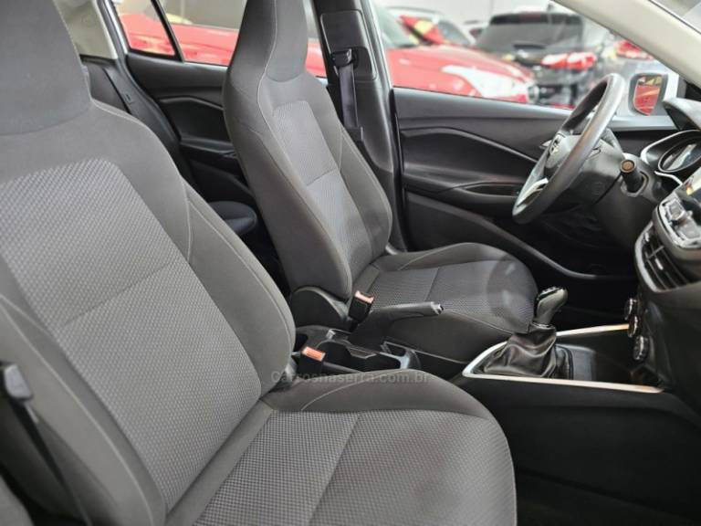 CHEVROLET - ONIX - 2023/2023 - Branca - R$ 78.900,00