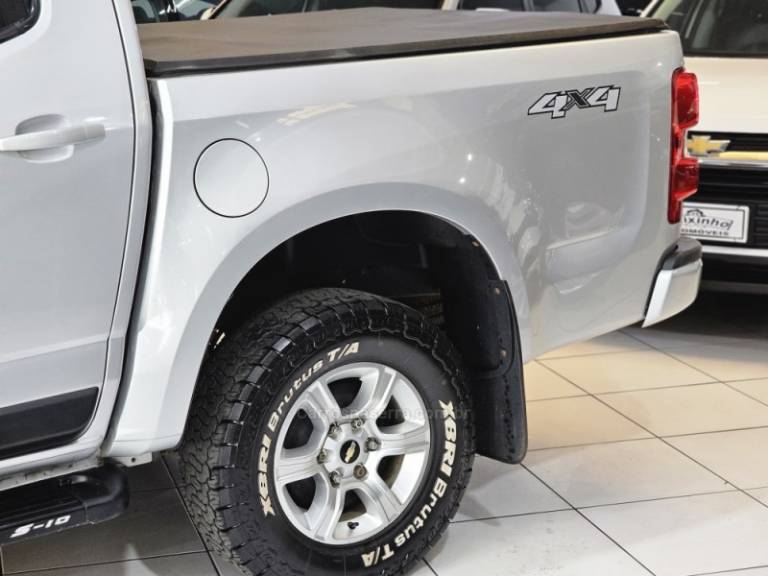 CHEVROLET - S10 - 2019/2019 - Prata - R$ 149.900,00