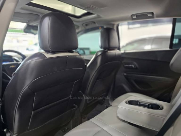 CHEVROLET - TRACKER - 2015/2015 - Branca - R$ 75.900,00