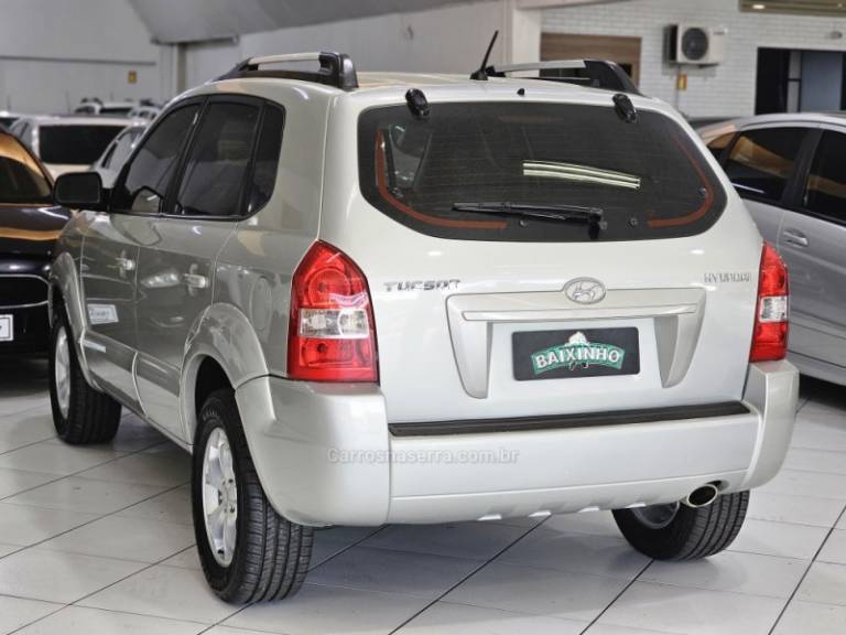 HYUNDAI - TUCSON - 2011/2011 - Prata - R$ 44.900,00