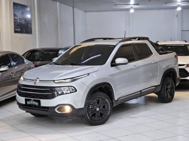FIAT - TORO - 2018/2018 - Prata - R$ 93.900,00