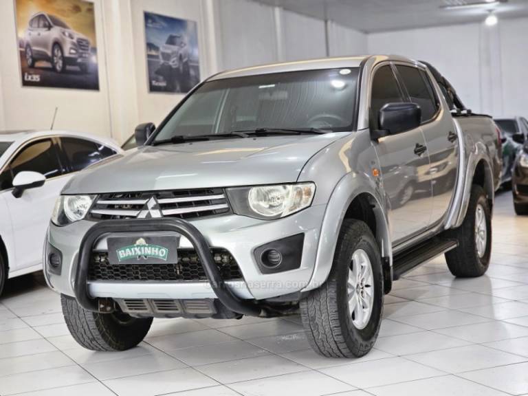 MITSUBISHI - L200 TRITON - 2016/2016 - Prata - R$ 95.900,00