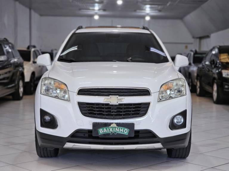 CHEVROLET - TRACKER - 2015/2015 - Branca - R$ 75.900,00