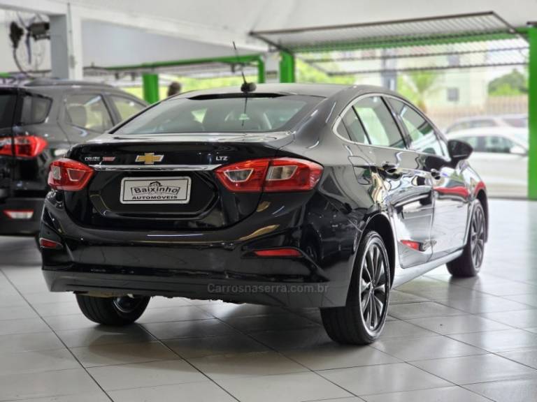 CHEVROLET - CRUZE - 2017/2017 - Preta - R$ 89.900,00