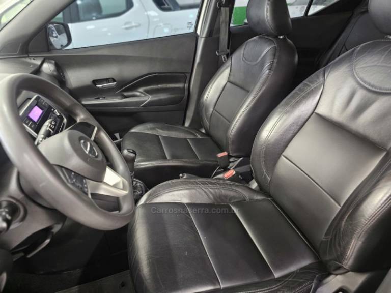 NISSAN - KICKS - 2018/2018 - Branca - R$ 79.900,00