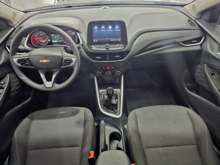 CHEVROLET - ONIX - 2023/2023 - Branca - R$ 89.900,00