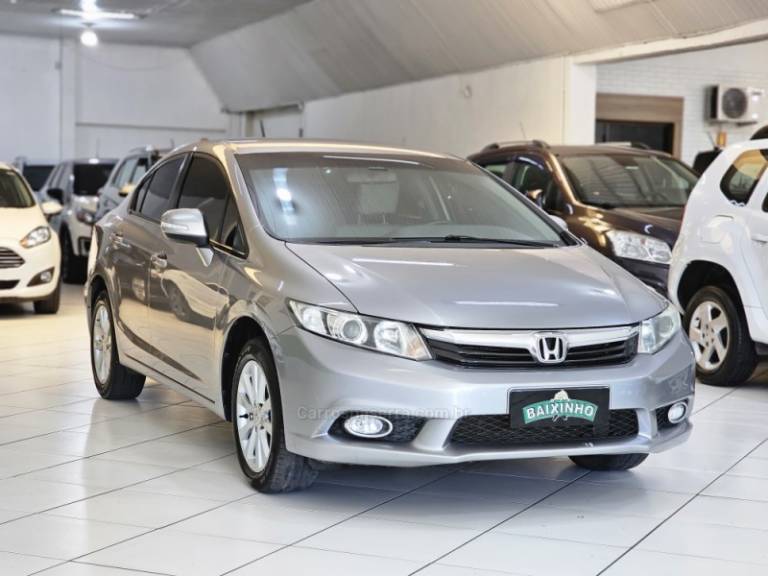 HONDA - CIVIC - 2014/2014 - Cinza - R$ 74.900,00