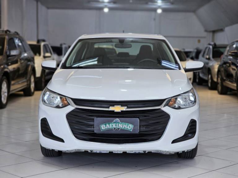 CHEVROLET - ONIX - 2023/2023 - Branca - R$ 78.900,00