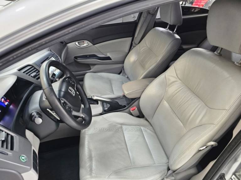 HONDA - CIVIC - 2014/2014 - Cinza - R$ 74.900,00