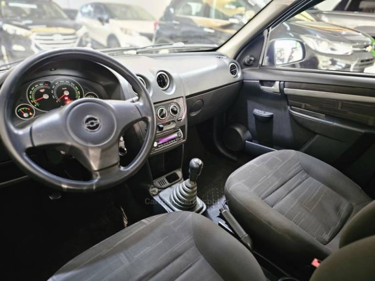 CHEVROLET - PRISMA - 2011/2011 - Preta - R$ 33.900,00