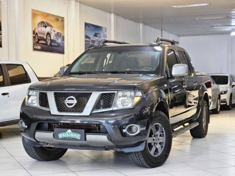 NISSAN - FRONTIER - 2015/2015 - Preta - R$ 109.900,00