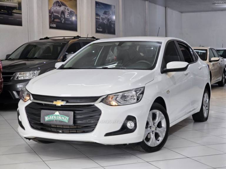 CHEVROLET - ONIX - 2023/2023 - Branca - R$ 89.900,00