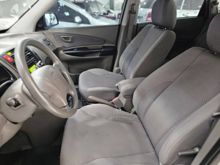 HYUNDAI - TUCSON - 2011/2011 - Prata - R$ 44.900,00