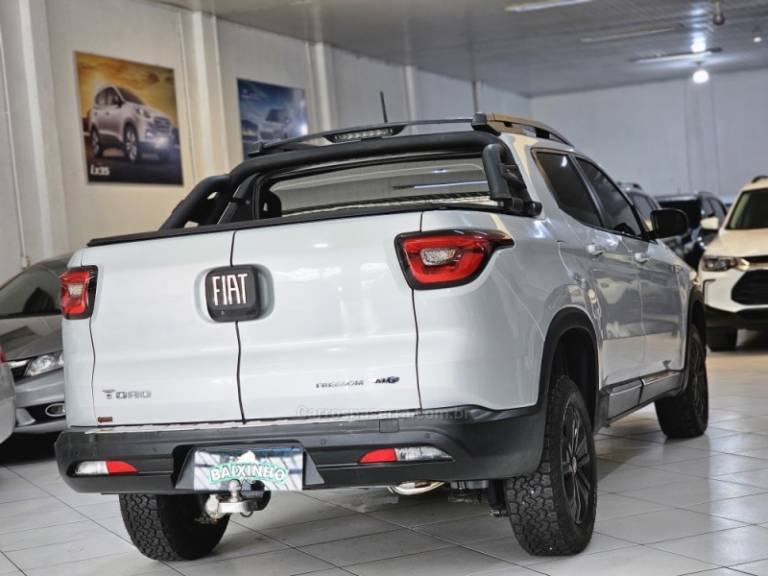 FIAT - TORO - 2018/2018 - Prata - R$ 93.900,00