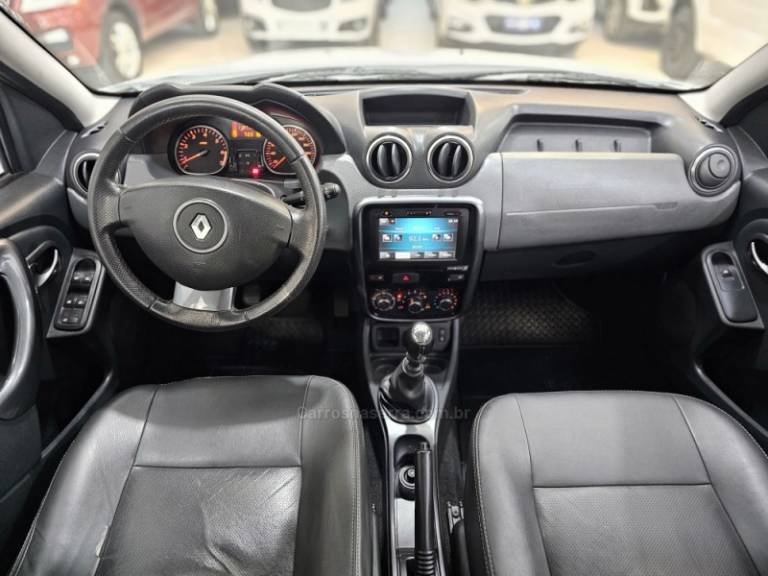 RENAULT - DUSTER - 2015/2015 - Branca - R$ 62.900,00