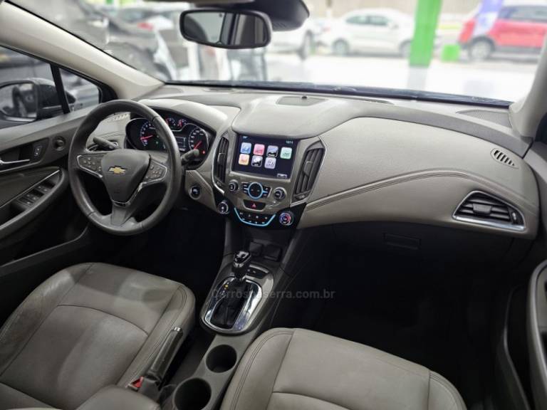 CHEVROLET - CRUZE - 2017/2017 - Preta - R$ 89.900,00