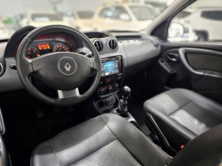 RENAULT - DUSTER - 2015/2015 - Branca - R$ 62.900,00
