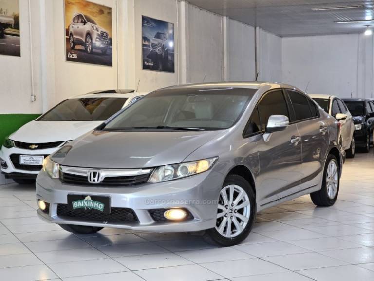 HONDA - CIVIC - 2014/2014 - Cinza - R$ 74.900,00