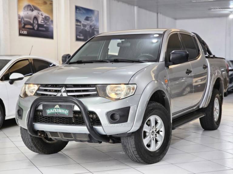 MITSUBISHI - L200 TRITON - 2016/2016 - Prata - R$ 95.900,00