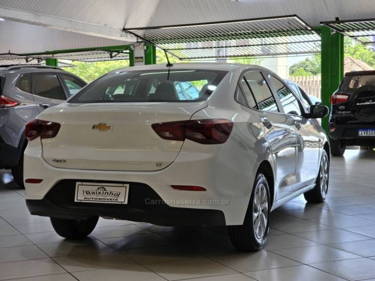 CHEVROLET - ONIX - 2023/2023 - Branca - R$ 78.900,00