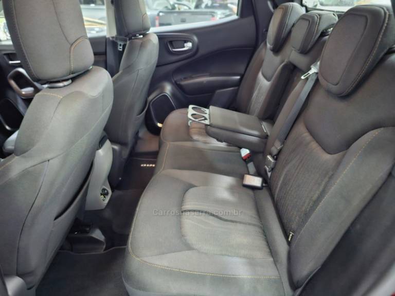 FIAT - TORO - 2017/2017 - Vermelha - R$ 109.900,00