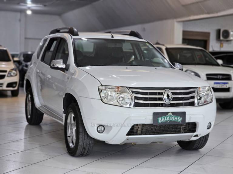 RENAULT - DUSTER - 2015/2015 - Branca - R$ 62.900,00