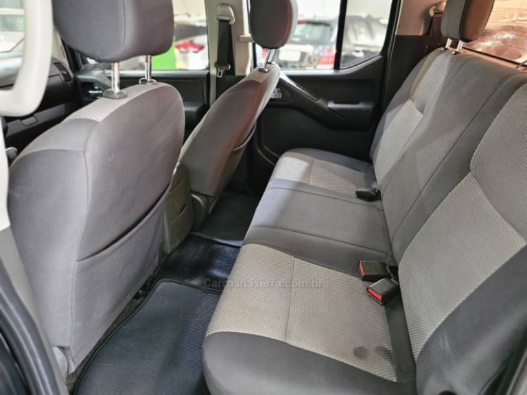NISSAN - FRONTIER - 2015/2015 - Preta - R$ 109.900,00