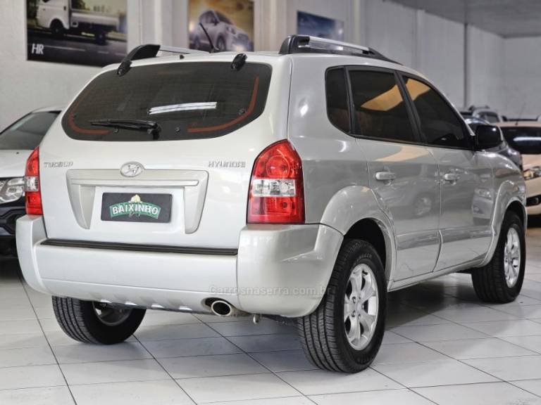 HYUNDAI - TUCSON - 2011/2011 - Prata - R$ 44.900,00