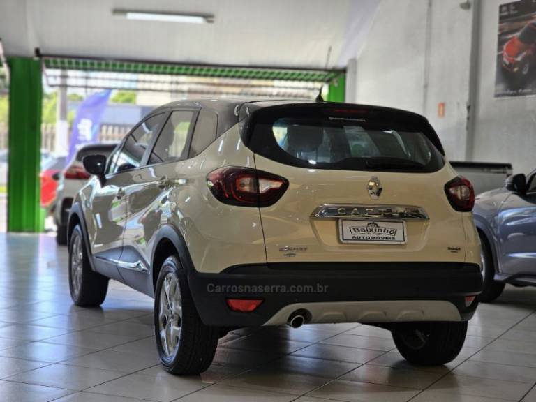 RENAULT - CAPTUR - 2019/2019 - Branca - R$ 79.900,00