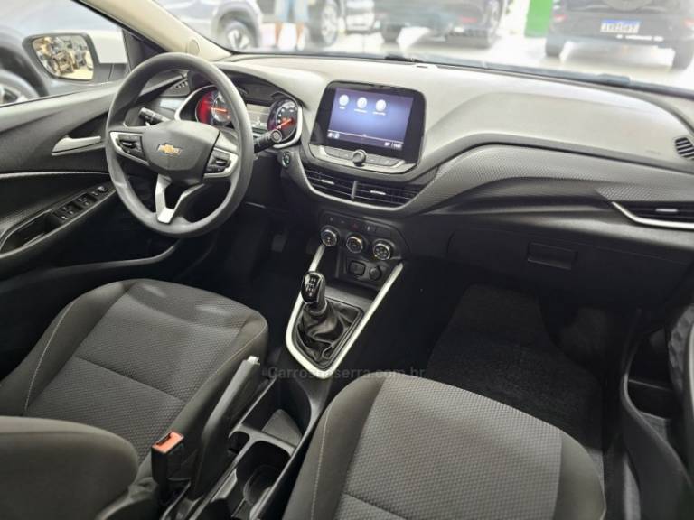 CHEVROLET - ONIX - 2023/2023 - Branca - R$ 78.900,00
