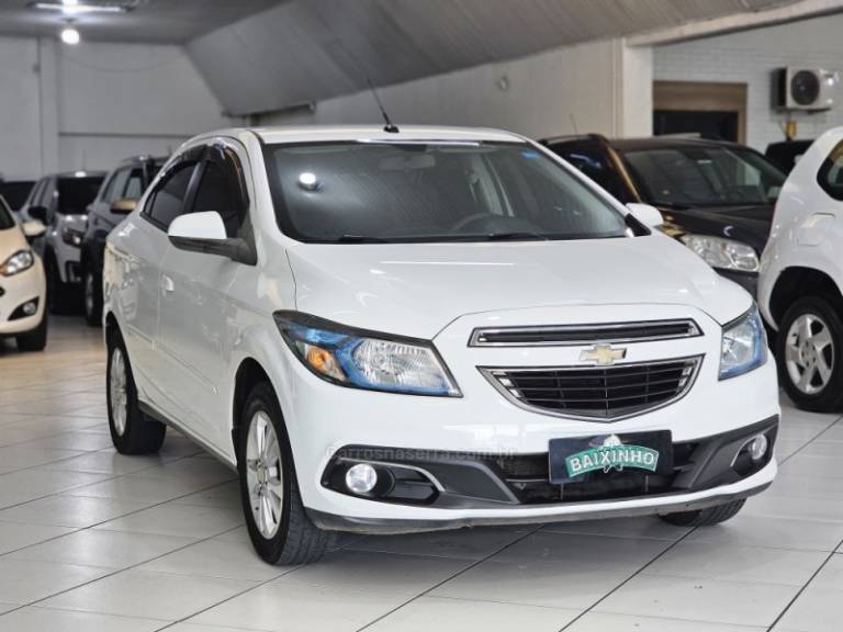 CHEVROLET - PRISMA - 2014/2014 - Branca - R$ 55.900,00