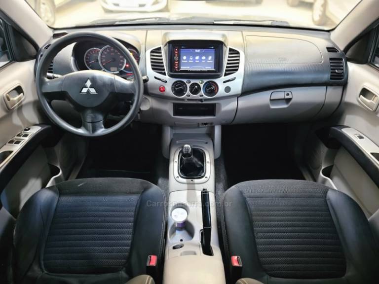 MITSUBISHI - L200 TRITON - 2016/2016 - Prata - R$ 95.900,00