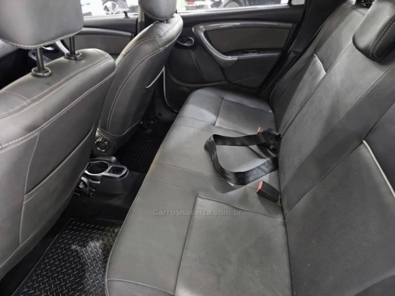 RENAULT - DUSTER - 2015/2015 - Branca - R$ 62.900,00