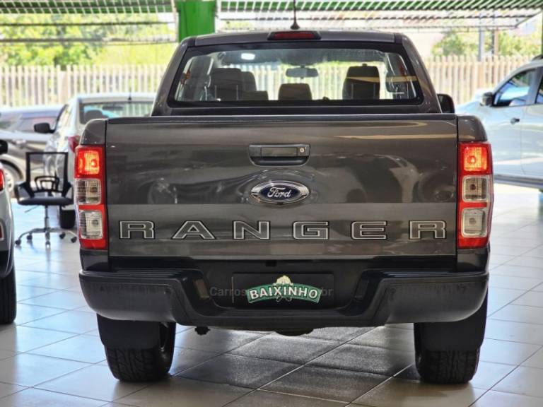 FORD - RANGER - 2020/2020 - Cinza - R$ 139.900,00