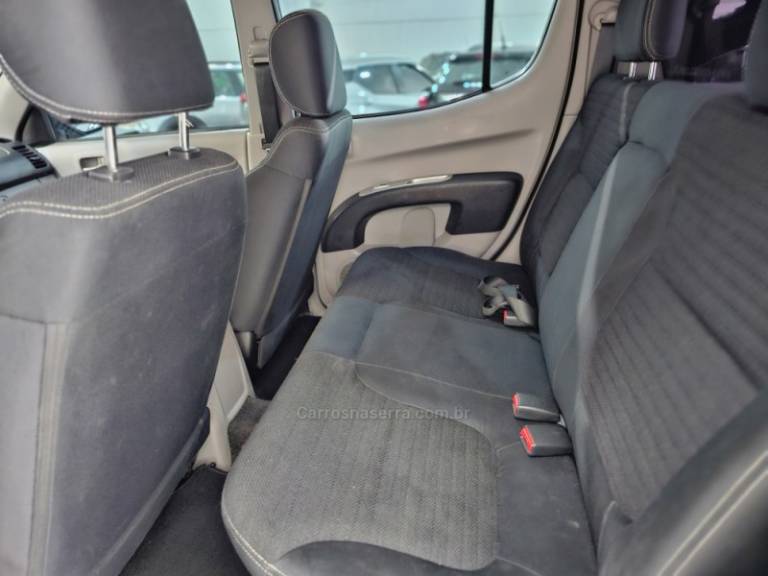 MITSUBISHI - L200 TRITON - 2016/2016 - Prata - R$ 95.900,00