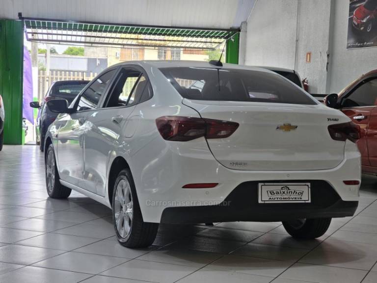 CHEVROLET - ONIX - 2023/2023 - Branca - R$ 89.900,00