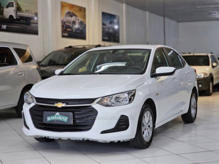 CHEVROLET - ONIX - 2023/2023 - Branca - R$ 78.900,00