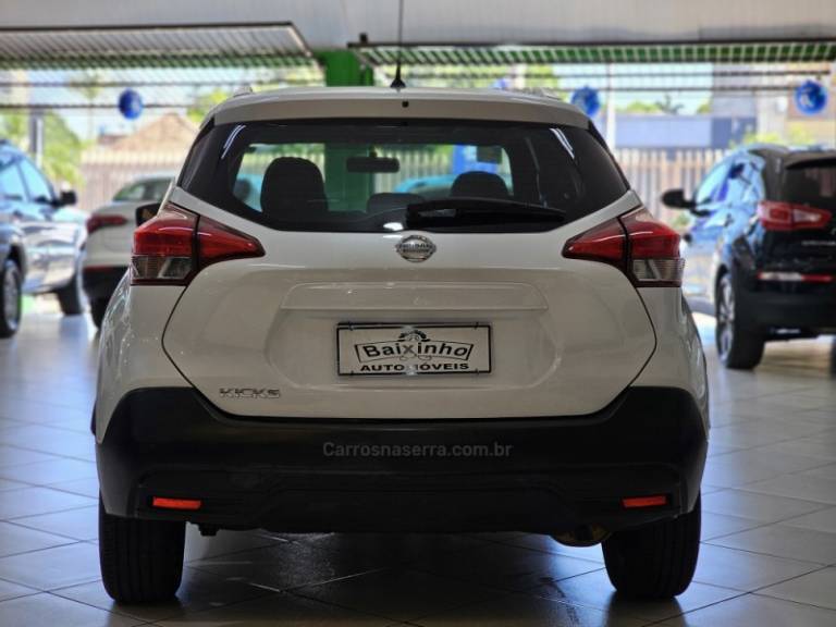 NISSAN - KICKS - 2018/2018 - Branca - R$ 79.900,00