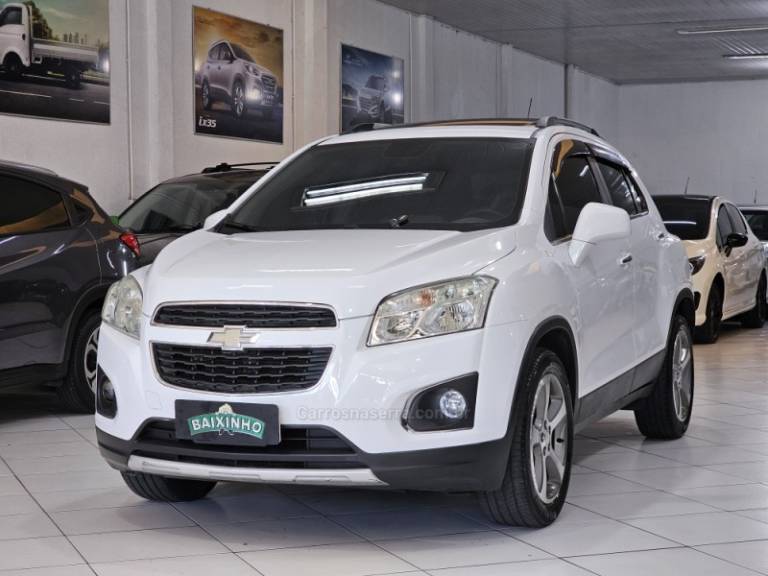 CHEVROLET - TRACKER - 2015/2015 - Branca - R$ 75.900,00