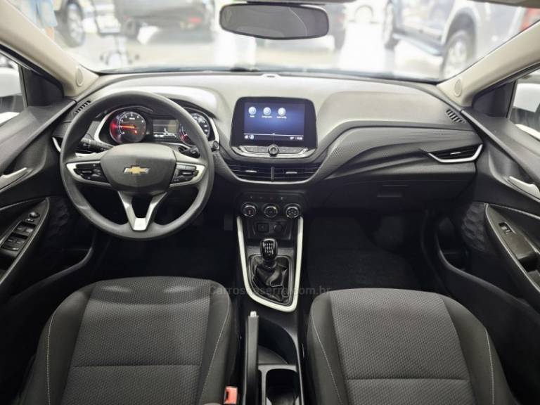 CHEVROLET - ONIX - 2023/2023 - Branca - R$ 78.900,00