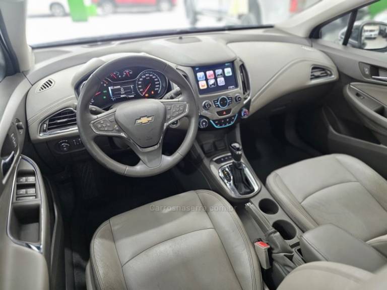 CHEVROLET - CRUZE - 2017/2017 - Preta - R$ 89.900,00