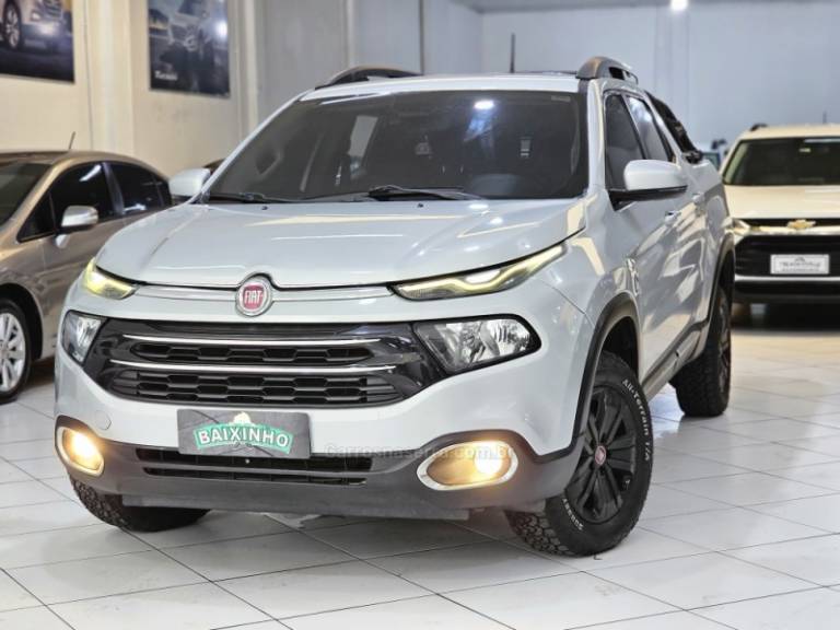 FIAT - TORO - 2018/2018 - Prata - R$ 93.900,00