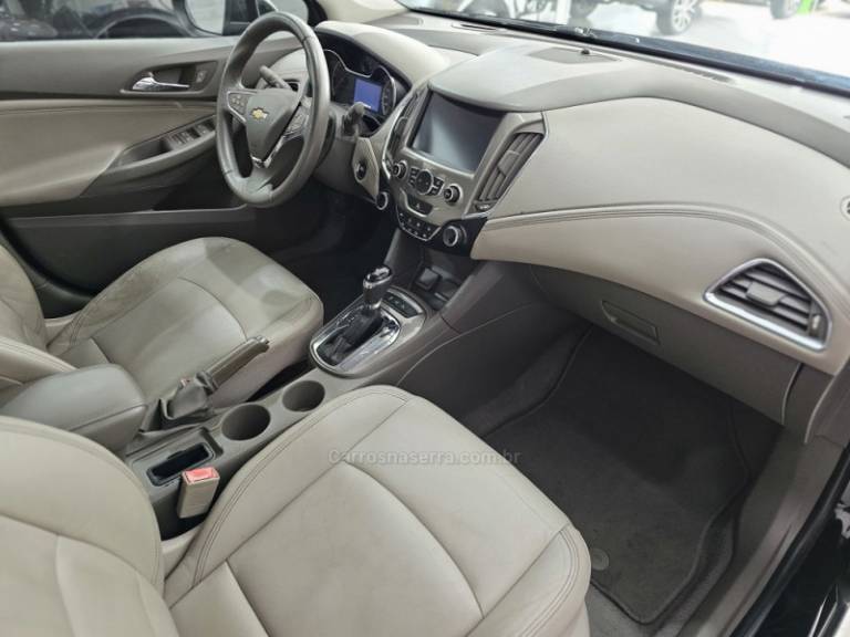 CHEVROLET - CRUZE - 2017/2017 - Preta - R$ 89.900,00