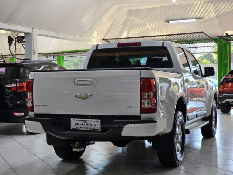 CHEVROLET - S10 - 2013/2013 - Branca - R$ 114.900,00
