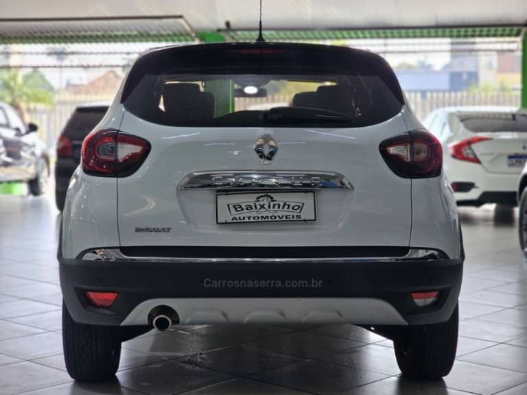 RENAULT - CAPTUR - 2020/2020 - Branca - R$ 82.900,00