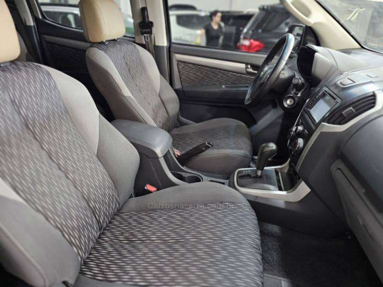 CHEVROLET - S10 - 2013/2013 - Branca - R$ 114.900,00