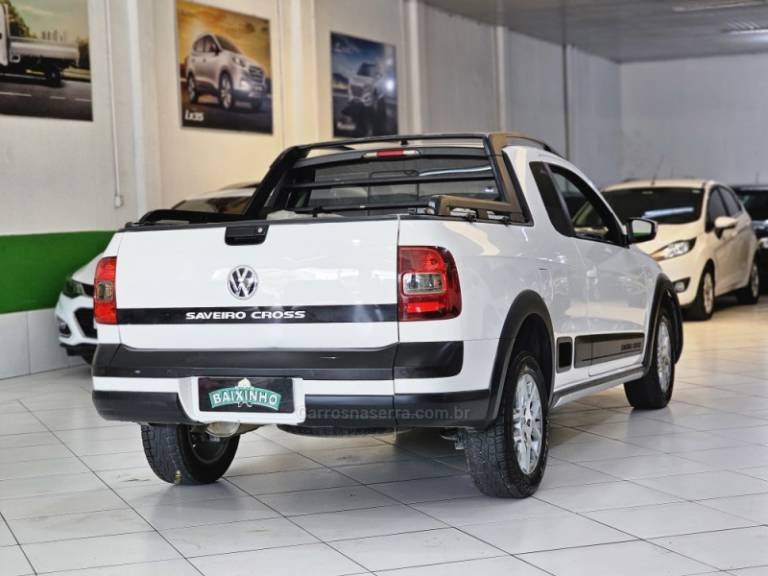 VOLKSWAGEN - SAVEIRO - 2016/2016 - Branca - R$ 71.900,00