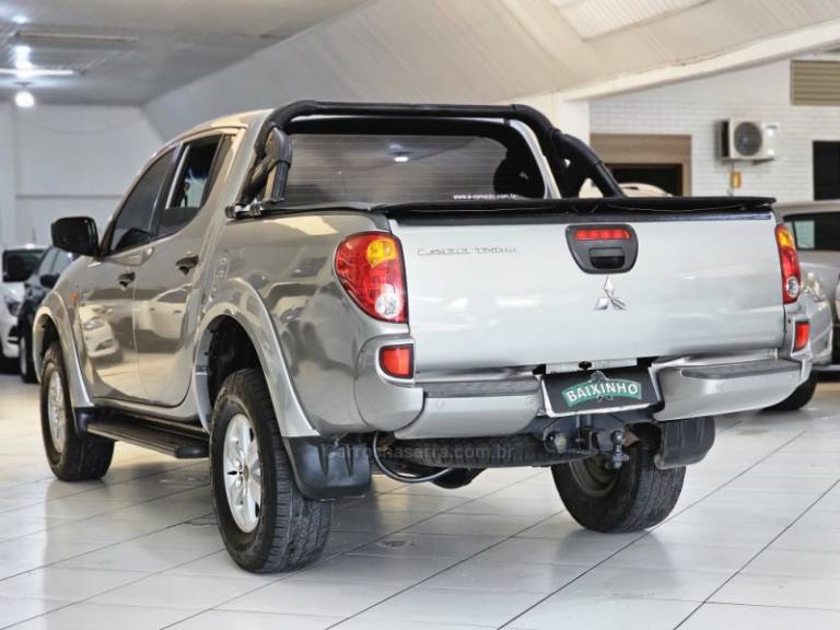 MITSUBISHI - L200 TRITON - 2016/2016 - Prata - R$ 95.900,00